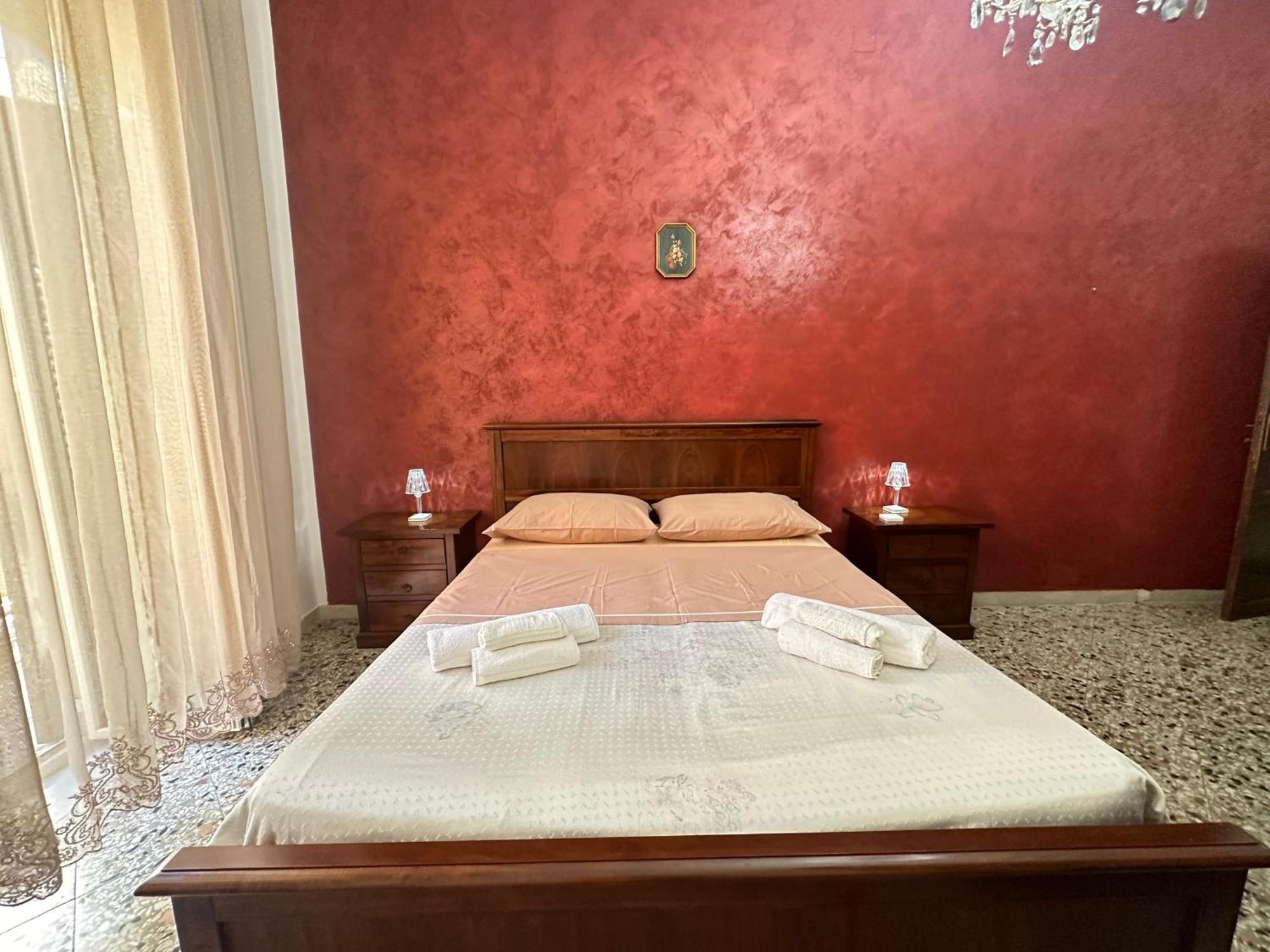 "La Piazza"Di Nino&Daniela Villa Capaci Kültér fotó